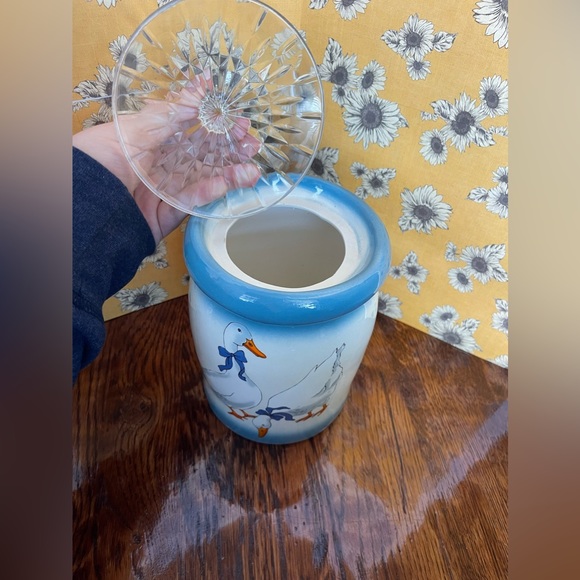 Country Goose farm house cookie pot 💙🦢 - Picture 3 of 5